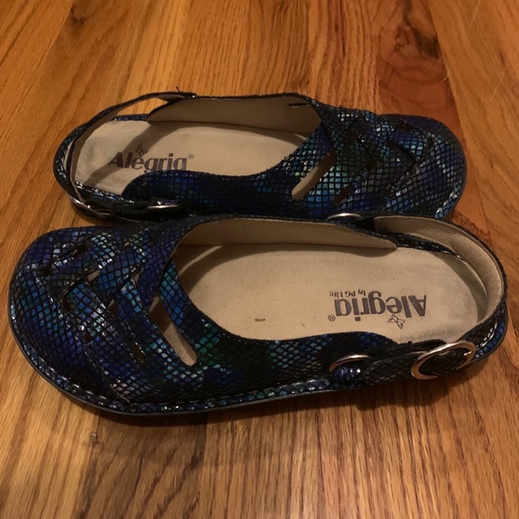 Blue Mermaid Patterned Work Clogs - Picture 2 of 2